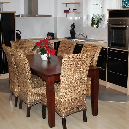 Fewo-elesmera Apartman Rust